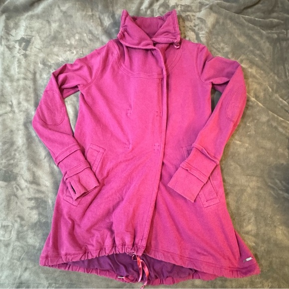 Lululemon Gratitude Wrap
Heathered Raspberry - Picture 2 of 6